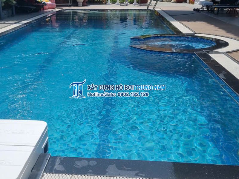 thi-cong-ho-boi-tai-long-xuyen-an-giang-01.jpg